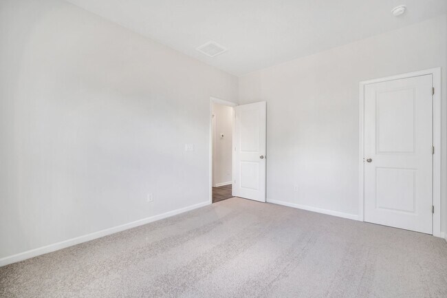 Building Photo - 82 Hillcrest Wy