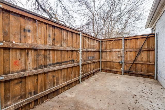 Building Photo - 7911 Wanebe Dr