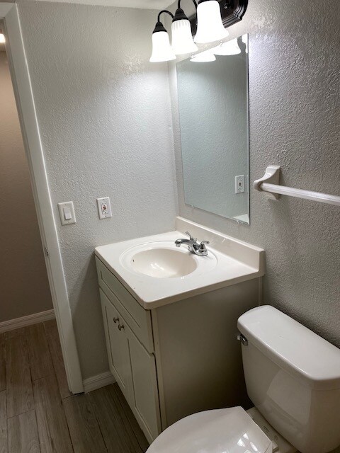 Building Photo - 165 Windtree Ln