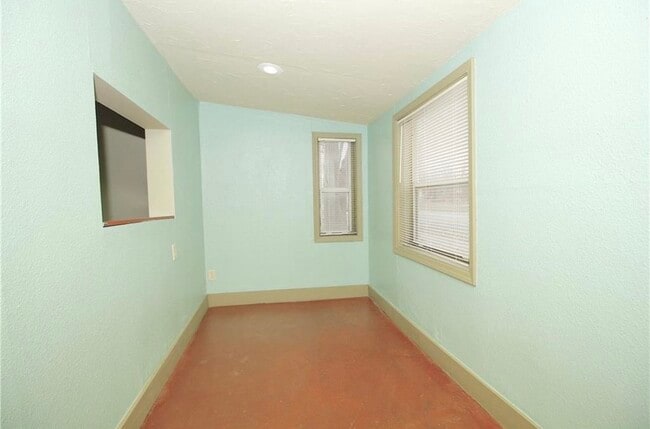 Building Photo - 301 S 3rd St