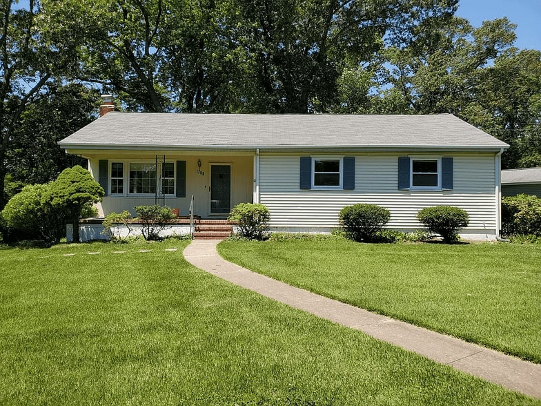 Building Photo - 1260 Dogwood Rd