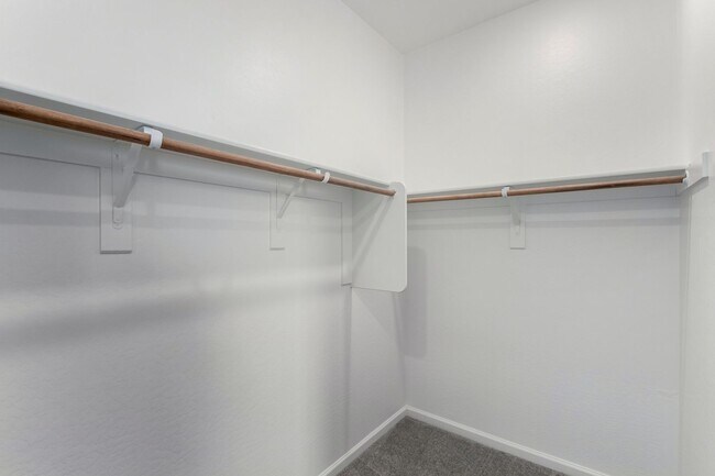 Building Photo - Charming 3-Bed Rental with Spacious Yard