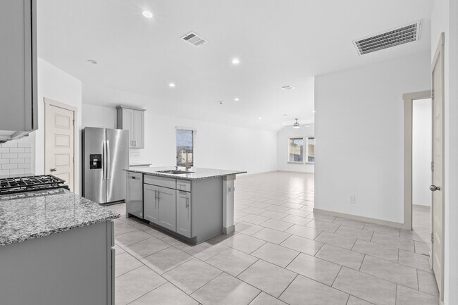 Building Photo - 5014 Pne Hvn Ln