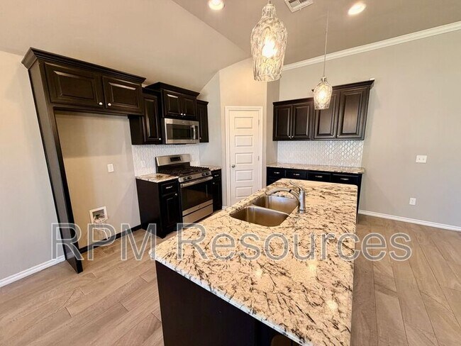 Building Photo - 3809 Brougham Way