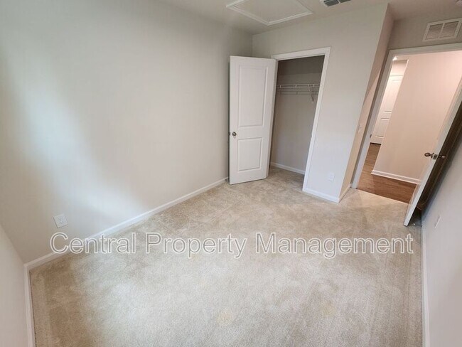Building Photo - 165 Sarnesfield Wy