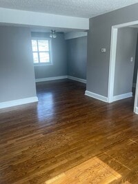 Building Photo - Charming 2 Bedroom, 1 Bathroom Apartment i...