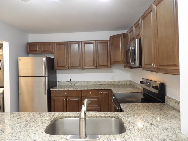 Building Photo - 4132 Palm Bay Cir