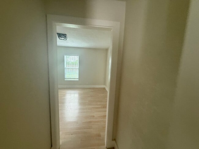 Building Photo - Lovely Denver Heights 3 Bed Home