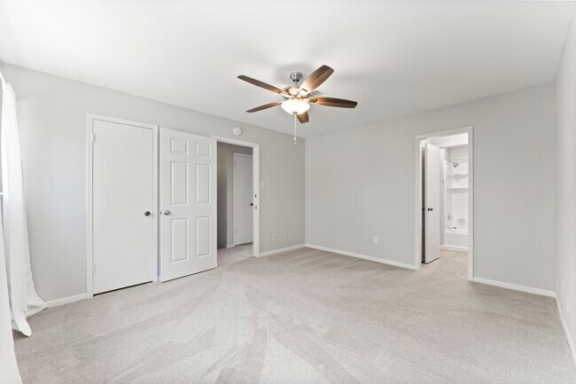 Building Photo - 71 Hideaway Dr