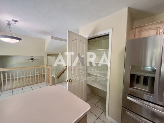 Building Photo - 11837 Sunrise View Dr