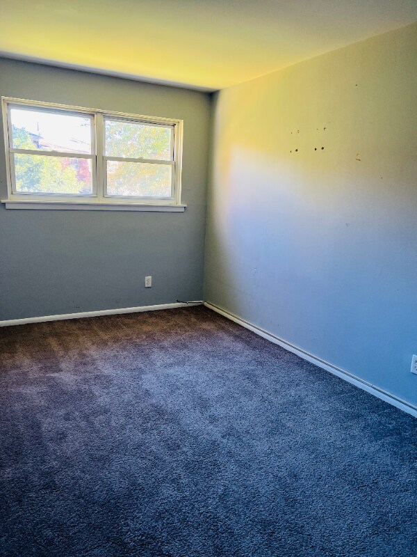 Building Photo - 3315 S Keswick Cir