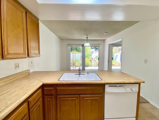 Building Photo - 3654 Summershore Ln