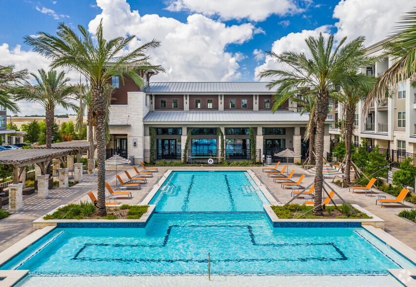 Resort-Style Swimming Pool - Berkshire at the Rim