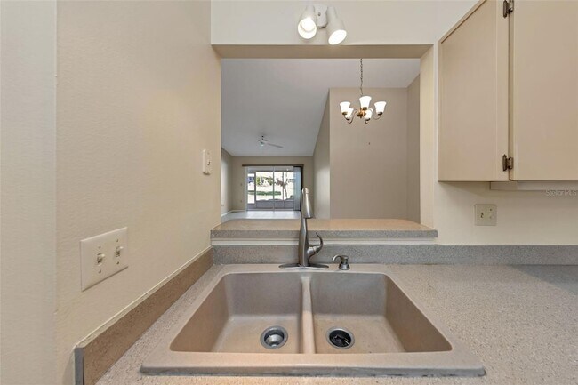 Building Photo - 3121 Beecher Dr E