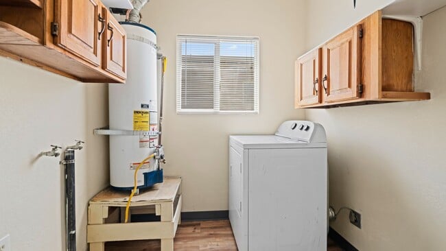 Building Photo - 2 bedroom 1 bathroom duplex Vacaville