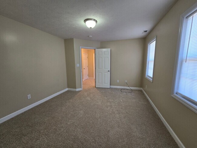 Building Photo - 36 Randolph St