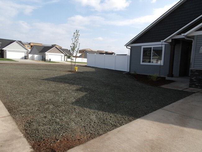 Building Photo - Beautiful home in Rathdrum Idaho