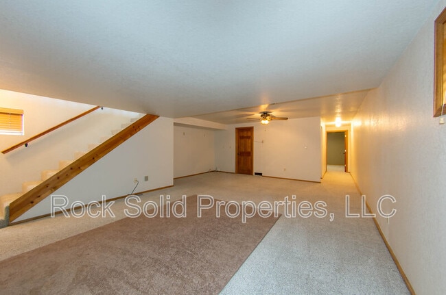 Building Photo - 249 Miller Ln