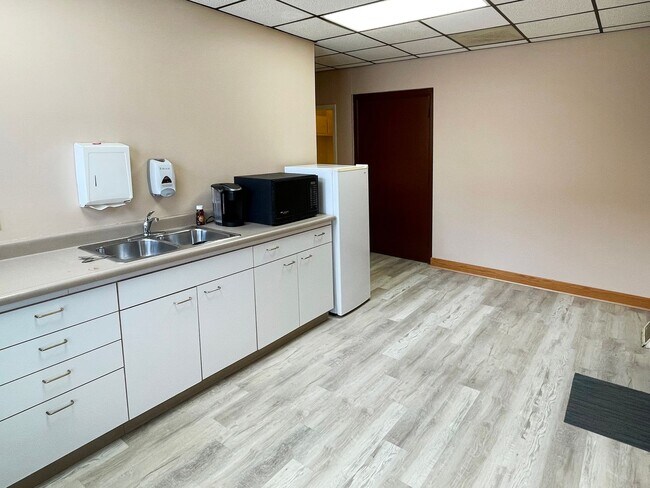 Building Photo - 1920 Monroe St