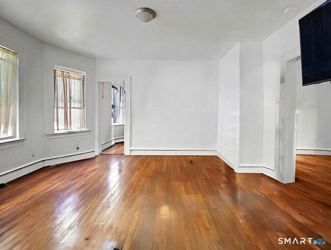 Building Photo - 1872 North Ave