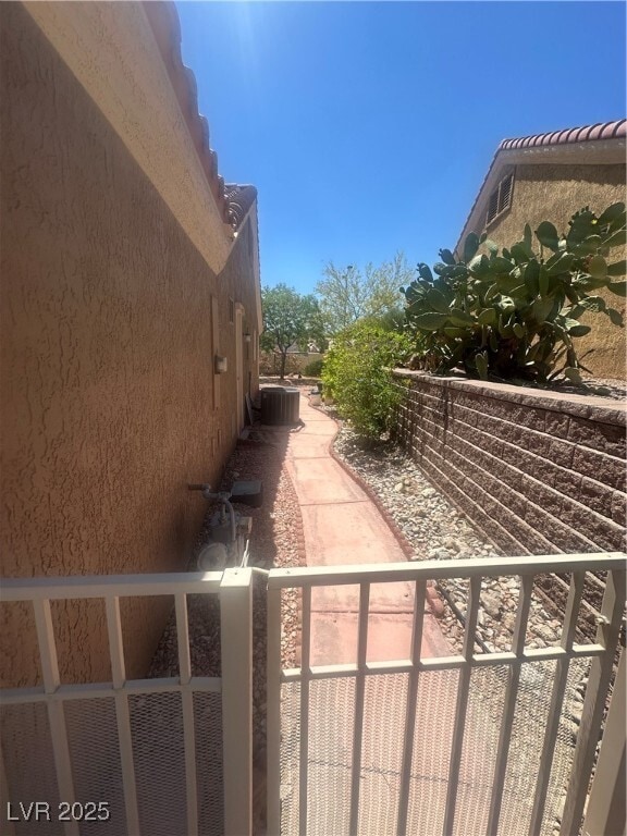 Building Photo - 9709 Blue Bell Dr