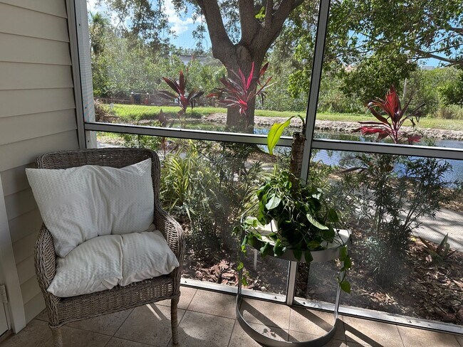 Building Photo - SEASONAL RENTAL - Downtown Sarasota Renovated Waterfront Condo