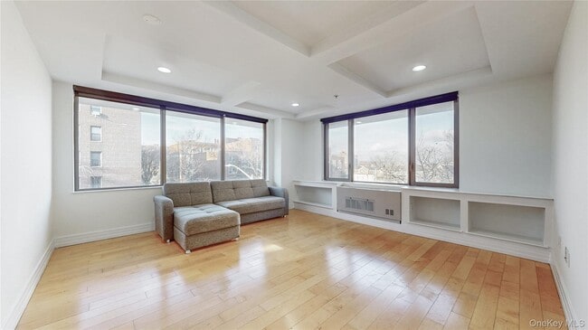 Building Photo - 64-05 Yellowstone Blvd