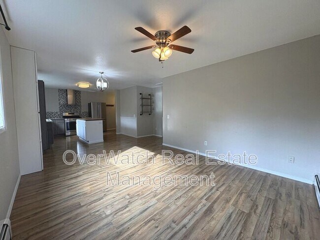 Building Photo - 6121 De Armoun Rd