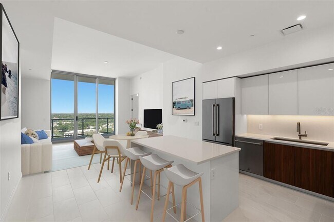 Building Photo - 400 Central Ave