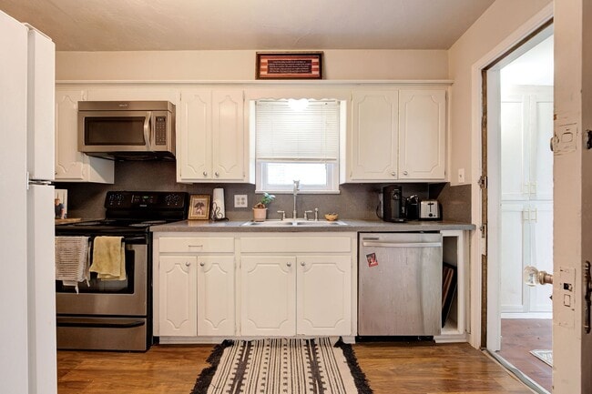 Building Photo - Updated 2 Bed 1 Bath in NW OKC