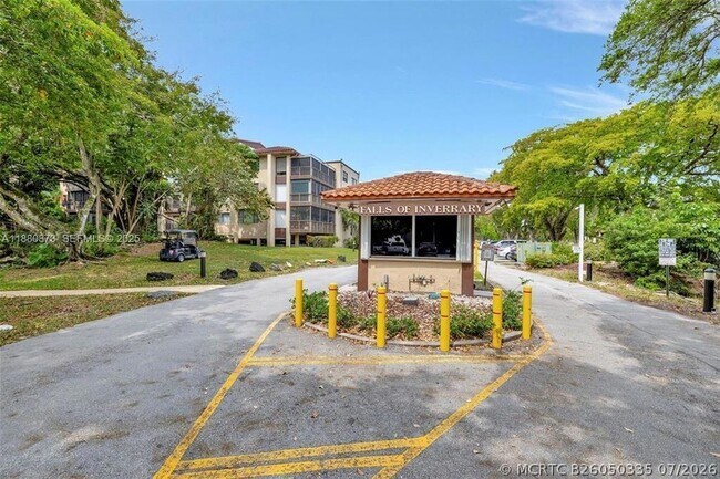 Building Photo - 6010 S Falls Cir Dr