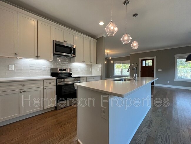 Building Photo - 705 Baldwin Ave