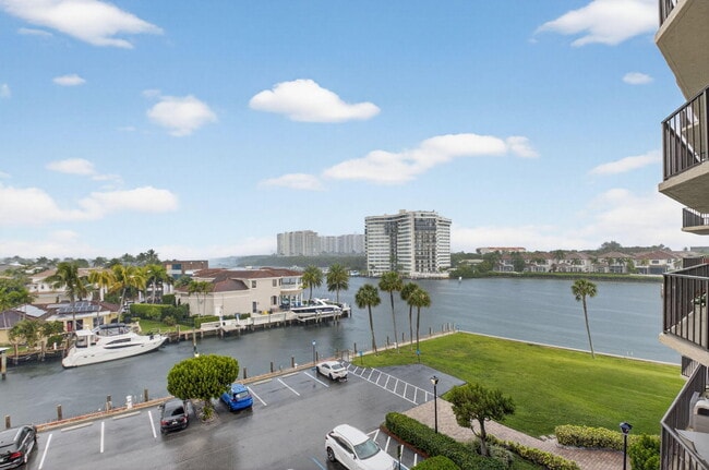 Building Photo - 899 Jeffery St