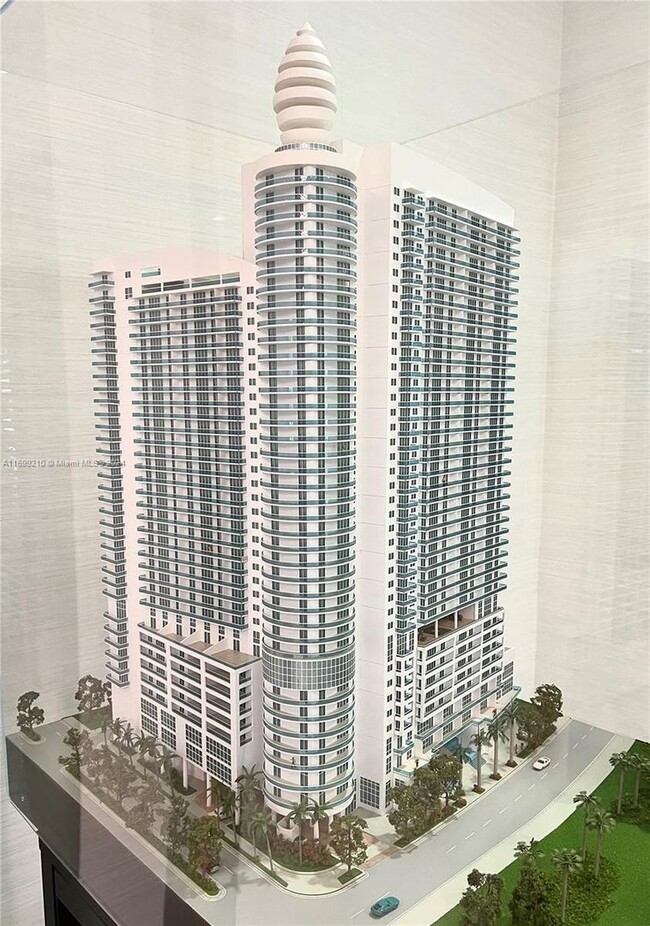 Building Photo - 1800 N Bayshore Dr