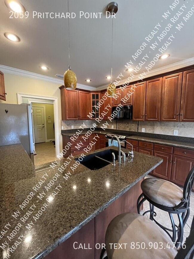 Building Photo - 2059 Pritchard Point Dr