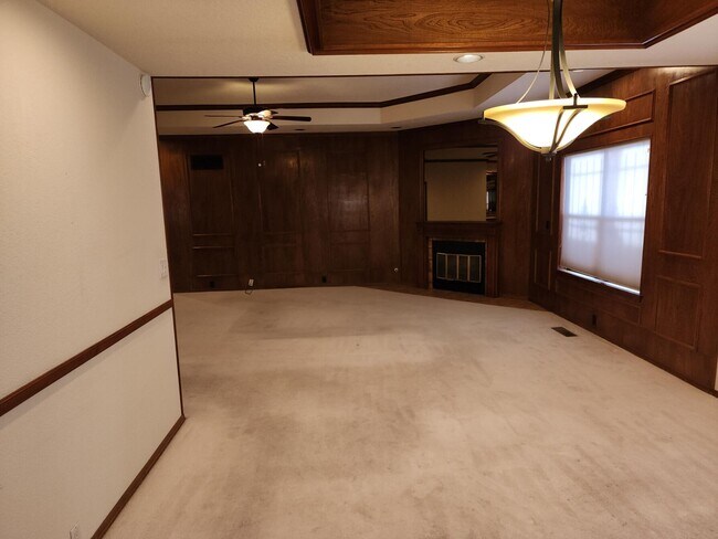 Building Photo - 9335 Admiral Lowell Pl NE