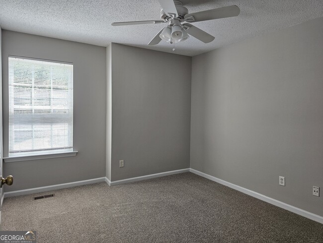 Building Photo - 502 Stonewood Pl