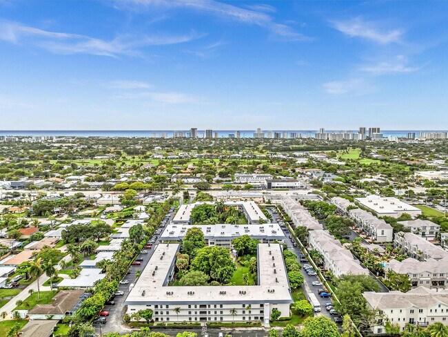 Building Photo - 4025 N Federal Hwy