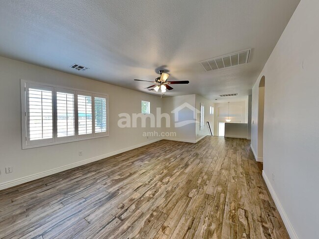 Building Photo - 8135 W Deanna Dr