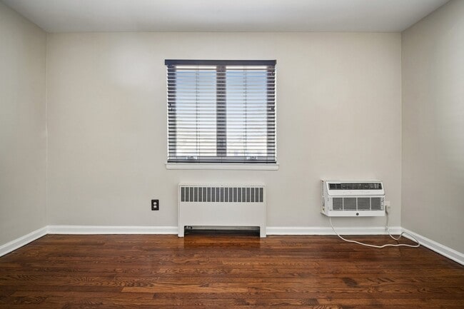 Building Photo - 69B Troy Dr