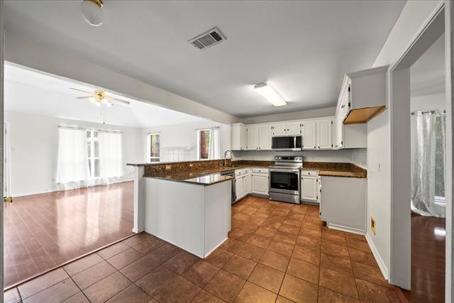 Building Photo - 566 Valley View Dr