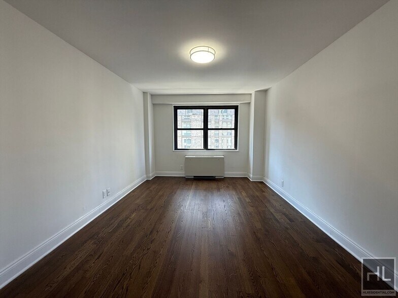 Building Photo - East 89 Street