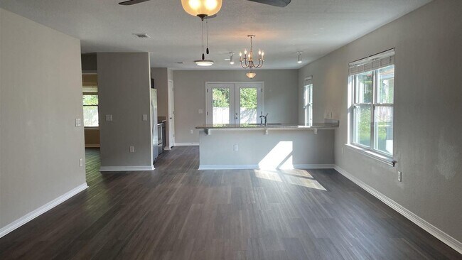 Building Photo - 10881 Chippewa Way