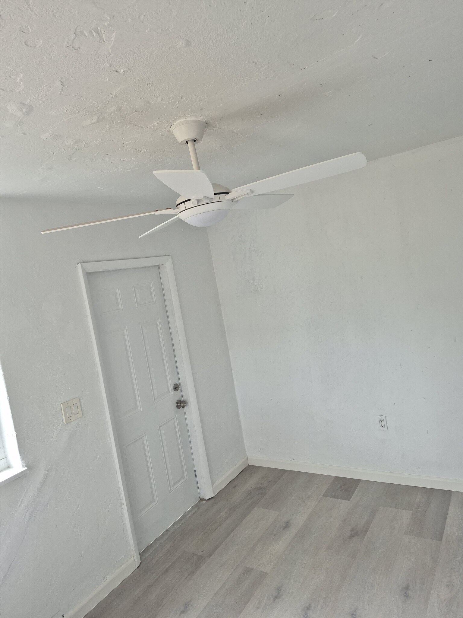 Building Photo - 628 SW Krome Ter