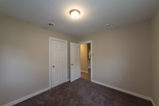 Building Photo - Completely remodeled 3 bed 1 bath home ready for a new tenant. Apply today and get approved for a...