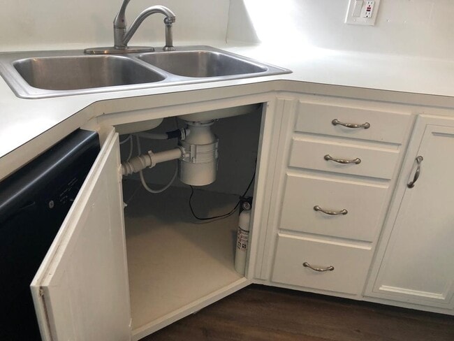 Building Photo - Move in Ready in Central Houston, 2 Bed/1 ...