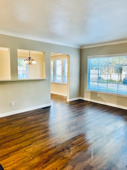 Living Room - 67 Windsor Ln
