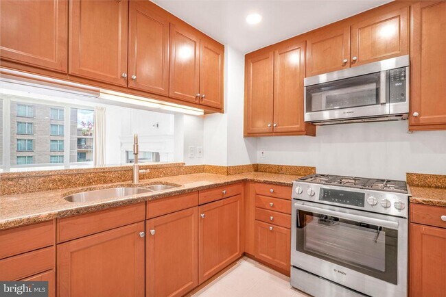 Building Photo - 1111 23rd St NW