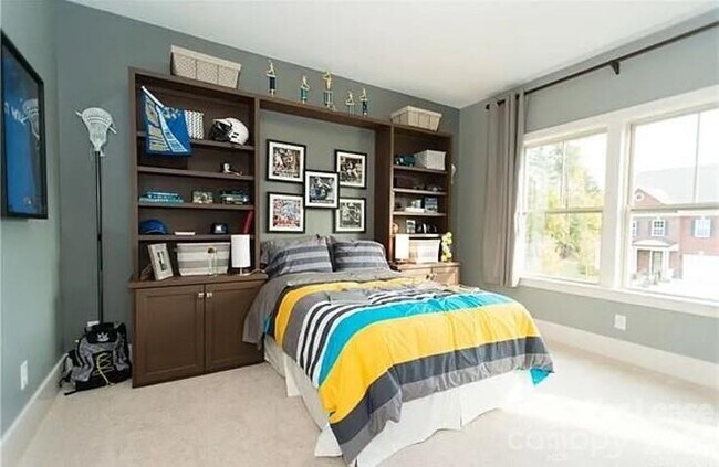 Building Photo - 4018 Orchid Way