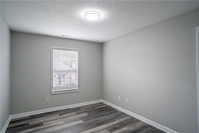 Building Photo - 3243 Newtons Crest Cir